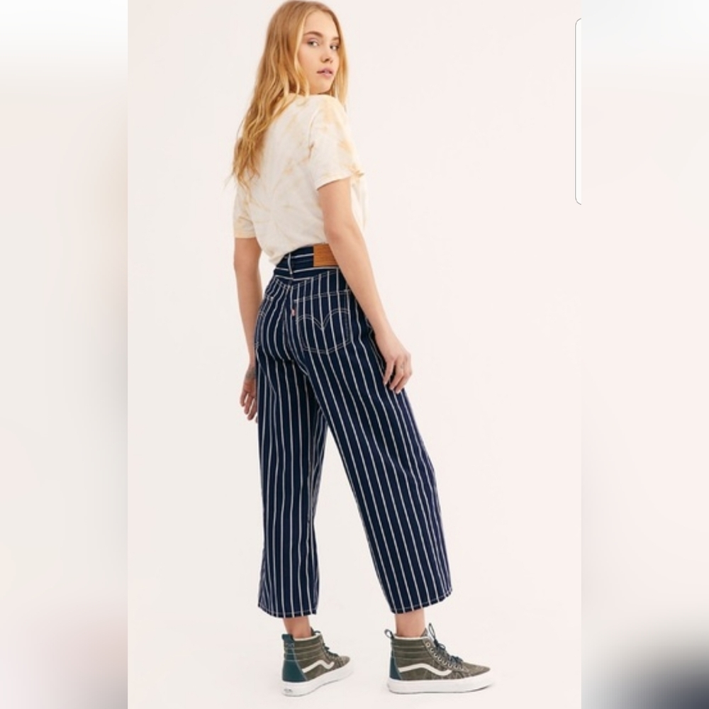 LEVIS Wedgie Straight Stripe Cropped Jean's Size 31